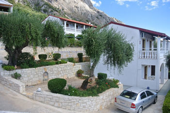 Locanda Barbati Luxury Aparthotel Барбати